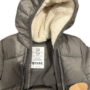 Gap snow suit size 12-18months